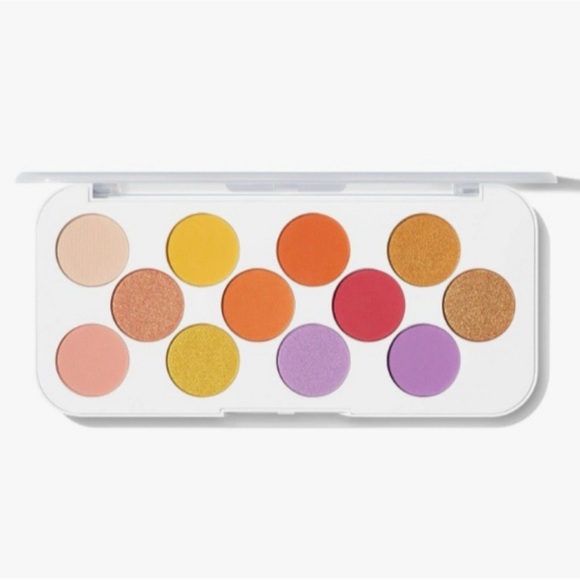 Morphe Eyeshadow Palette and EcoTools Brush Set
(109) - Picture 2 of 6